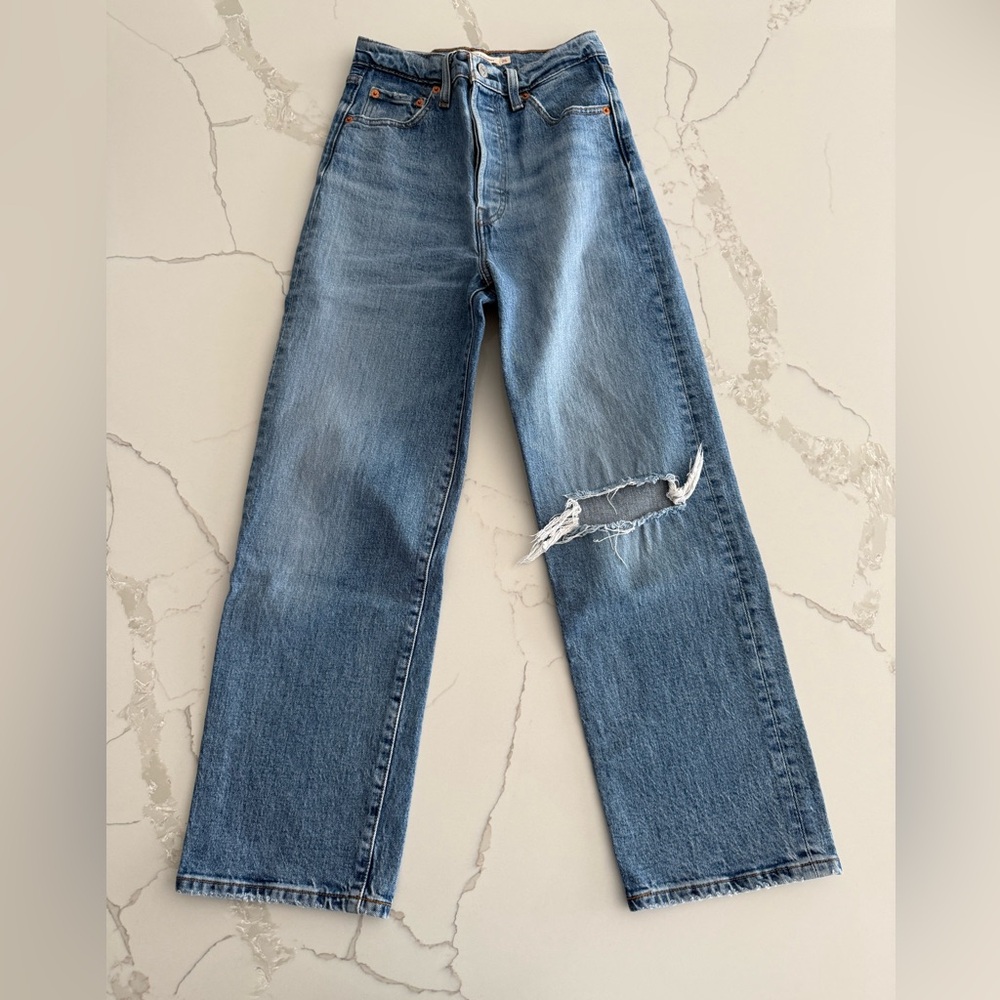 Levi’s Premium Ribcage Ankle Straight Jeans